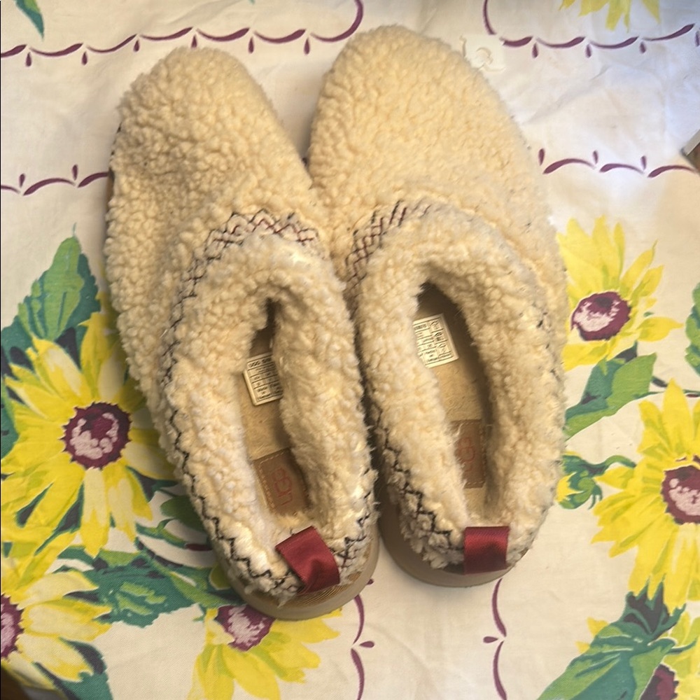 UGG Cream Slippers with Red Detail